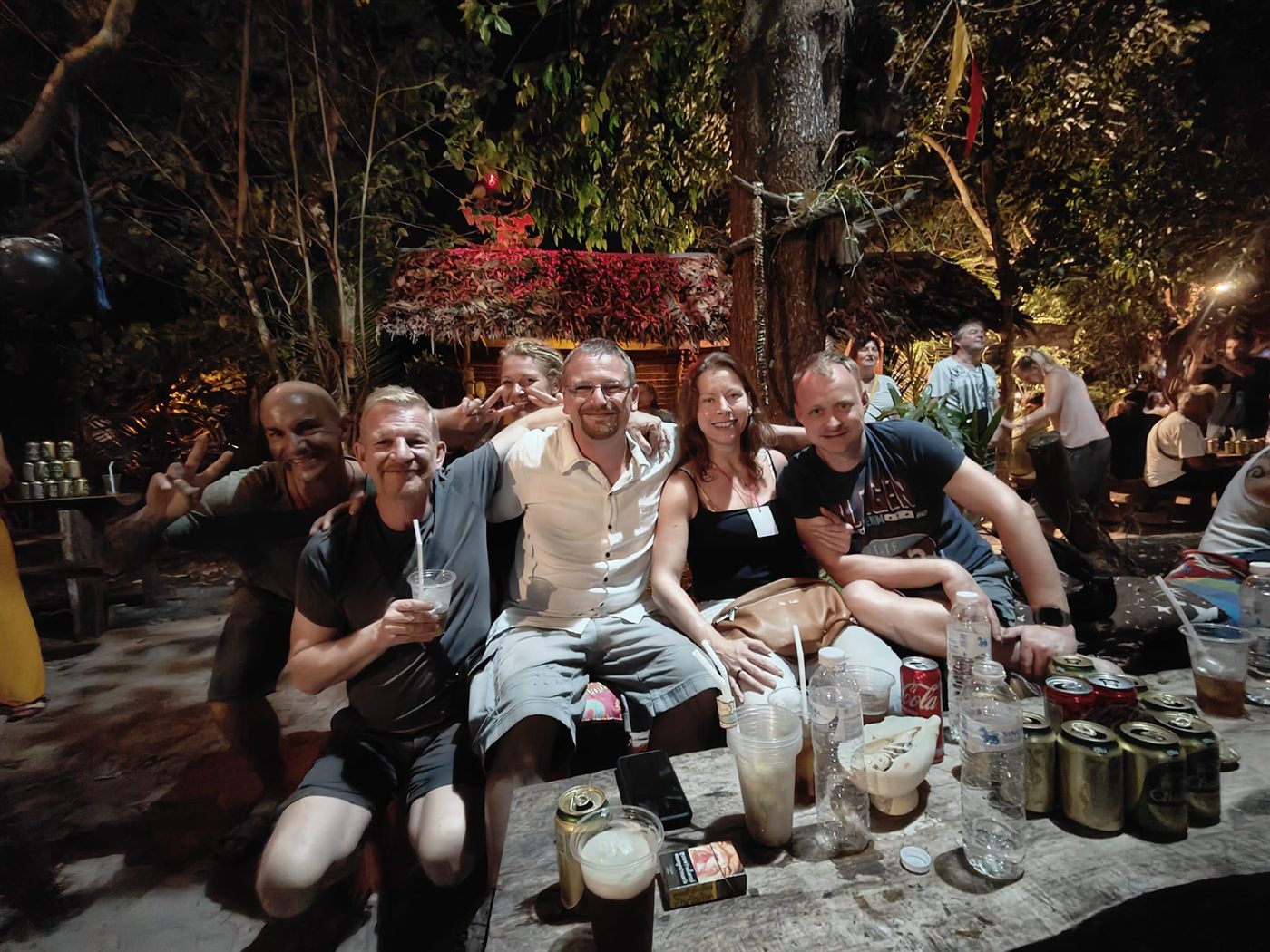 Reisegruppe beim Reggae-Konzert in der Freedom Bar
